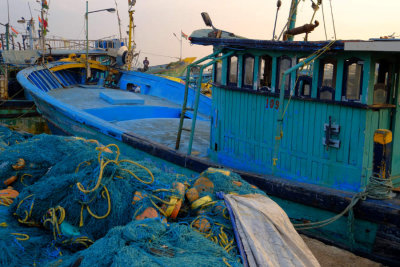 fishing boat= chennai harbour_DSF7149.jpg