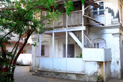 old home from the early 1900s in bandra_DSF7272.jpg