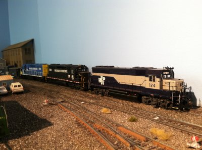 MCIS locos arrive into Battlefield yard.