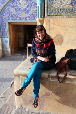 Tanya outside the Sheikh Lotfollah Mosque