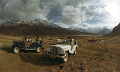 Jeep stop, Shandur Pass, Hindu Kush, North West Frontier, Pakistan