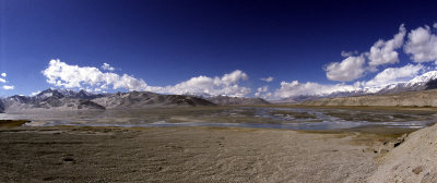 Kumtagh Sand Mountain and Ghez River Valley, Karakoram Highway, Xinjiang, China