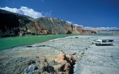 Lunchstop on the Yellow River (Huang He)