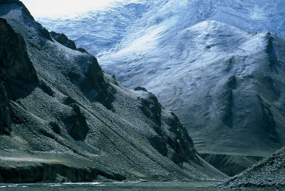 Driving up to the Lalung La Pass, Tibet