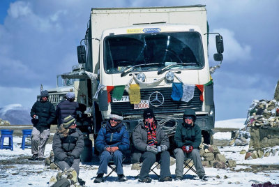 Our fellow overlanders and the truck, Lalung La Pass, Tibet