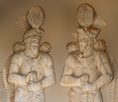 Shapur II and III, Taq-e Bostan