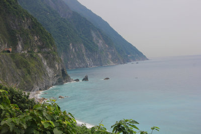 The cliffs span 21 kilometers (13 miles) and are an average of 800 meters (2,625 feet) above sea level.
