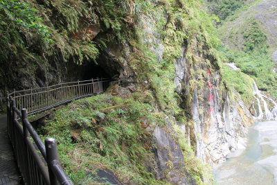 After exiting the tunnel, I proceeded on the the path along the cliff. 