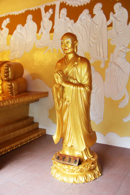 Another beautiful golden statue in the temple.