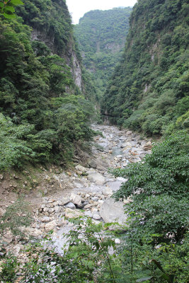 View of the Shakadang River passing through the gorge along the trail.