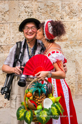 Cuban Tourist Entrapment!