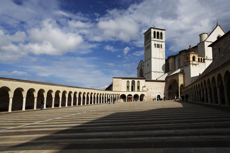 Assisi-basilica di San Francesco-20YG6H6248-.jpg
