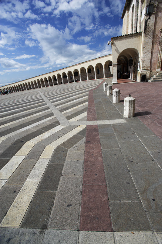 Assisi-basilica di San Francesco-24YG6H6267-.jpg