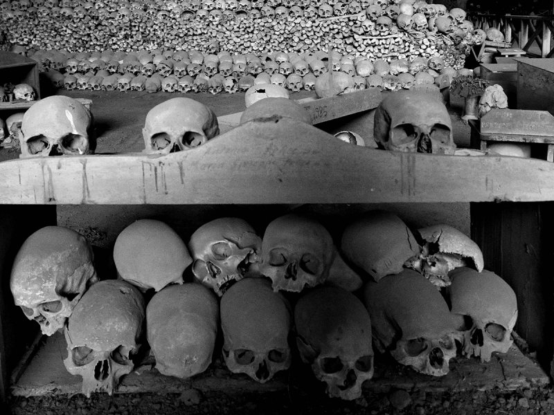 Napoli-Cimitero delle Fontanelle_IMG_1106BW.jpg