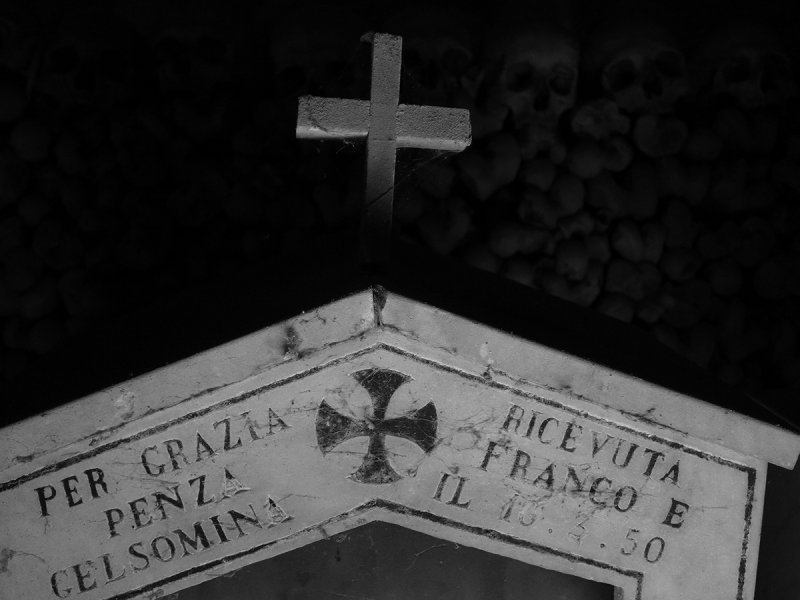 Napoli-Cimitero delle Fontanelle_IMG_1141BW.jpg