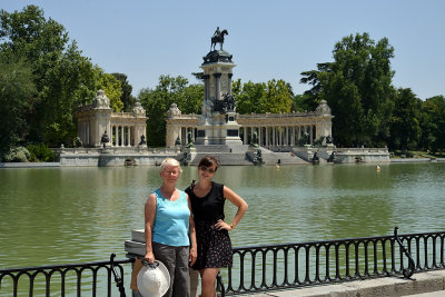 In Parque del Retiro.jpg