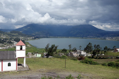 Lago San Pablo, near Otavalo.jpg