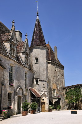 Château de Châteauneuf en Auxois