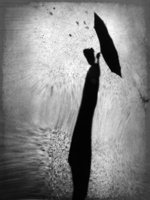 GirlAndTheUmbrella7905