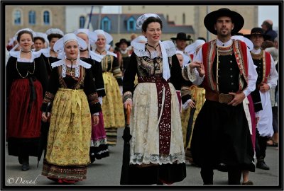Parade - Costumes de St-Evarzec.