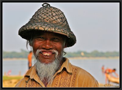 The Fisherman. Lake Taungthama.