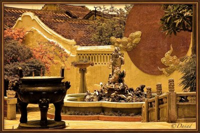 Garden of Phuc Kien Temple. Hoi Han.