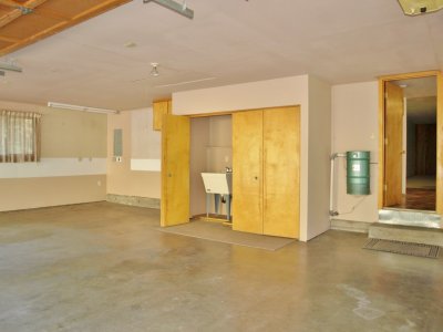 garage laundry area