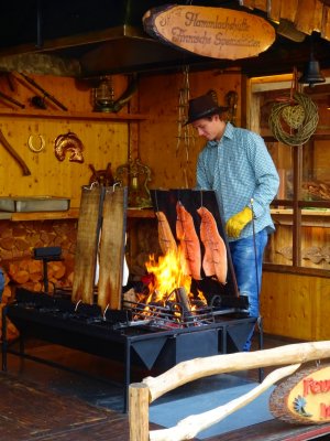 Smoking Salmon in Hildesheim Oct 2014 075