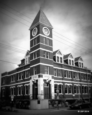 Duncan City Hall--B & W