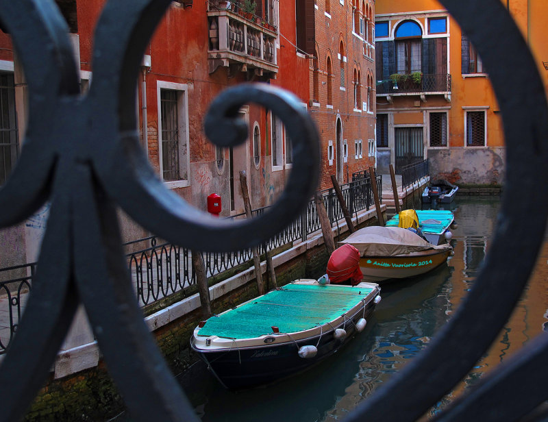 Peeking through, Venice