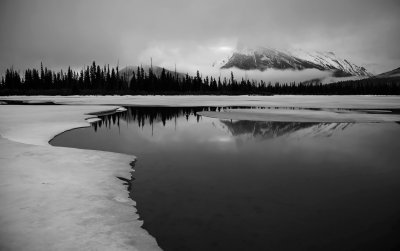  Mt Rundle mists 