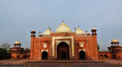 shadow of taj mahal on mosque