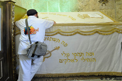 Praying at David's Tomb DSC_3645