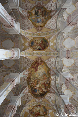 Ceiling of Holy Spirit Church DSC_2053