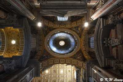 Ceiling St. Peter's Basilica DSC_6051