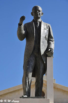 Statue of George Borg Olivier DSC_6741