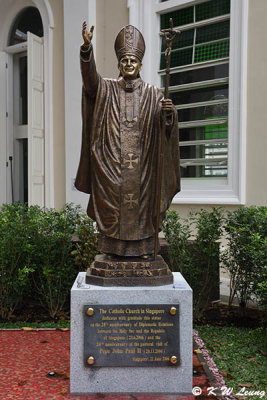 Statue of Pope John Paul II DSC_1631