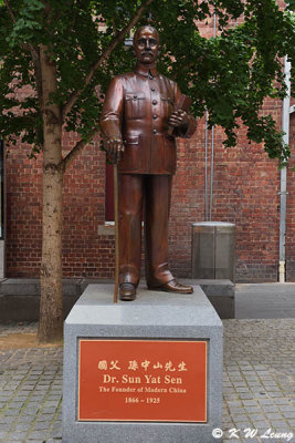 Statue of Dr. Sun Yat sen DSC_2265
