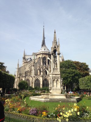 notre dame gards and statue