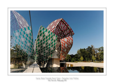 Fondation Louis Vuitton colorized by Daniel Buren 11