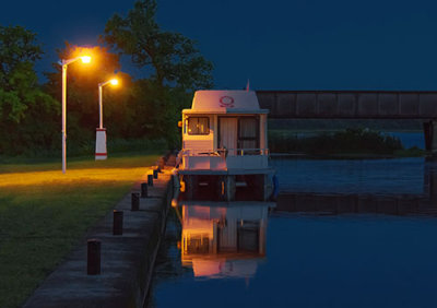 Houseboat At First Light 20130612
