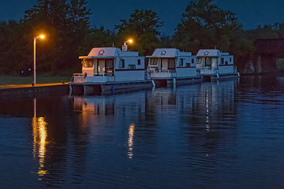 Houseboat Row At First Light 34970-2