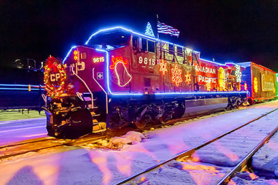 CP Holiday Train 2013 Arrives (39984)