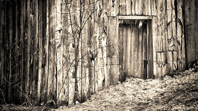 Snowed-In Old Barn Door 20140402