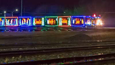 CP Holiday Train 2014 Arrival (P1030416)