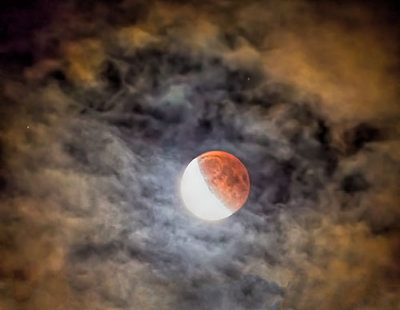 Clouded Harvest Moon Eclipse P1190454
