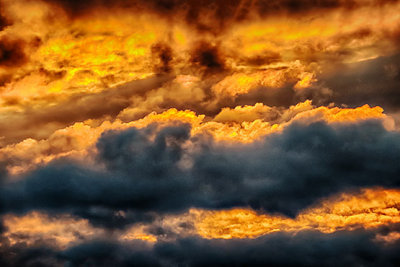 Departing Patricia Sunrise Clouds P1210311-3