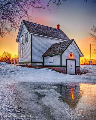 Lockmaster's House At Dawn P1020337-41