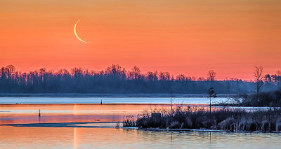 Crescent Moonrise P1050014-6
