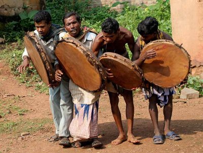 Juang musicians in Baitarani